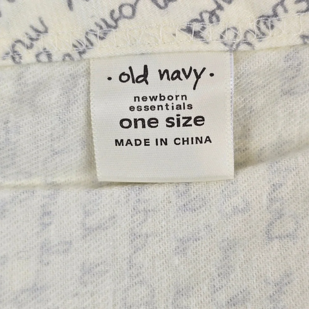 Old Navy Newborn Essentials Cotton Receiving Blanket Cream Script I Love Mommy
